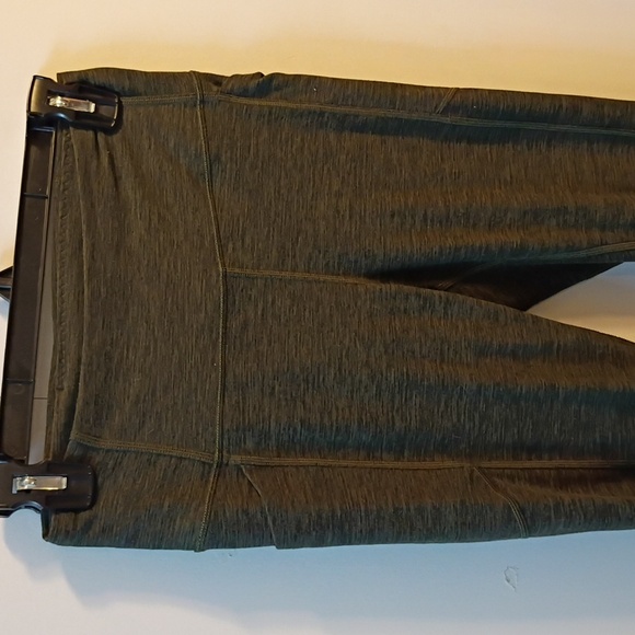 Victoria's Secret Dark Green Leggings - Picture 2 of 6